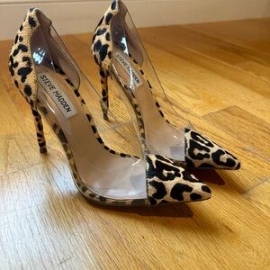 Never worn Steven Madden high heels
